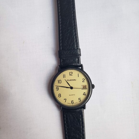Rare Vintage Tourneau Watch Black Leather Straps Round Face - Picture 1 of 9